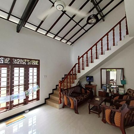 Dreams Villa Hikkaduwa Esterno foto