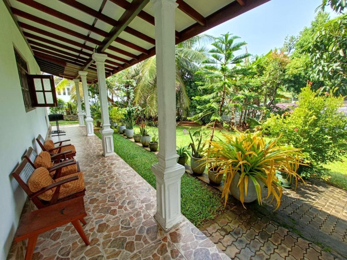 Dreams Villa Hikkaduwa Esterno foto