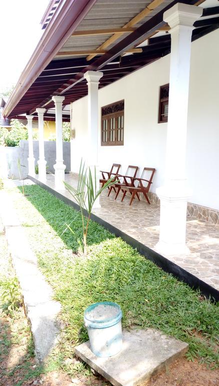 Dreams Villa Hikkaduwa Esterno foto