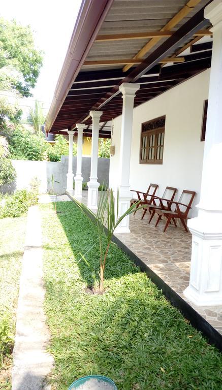 Dreams Villa Hikkaduwa Esterno foto