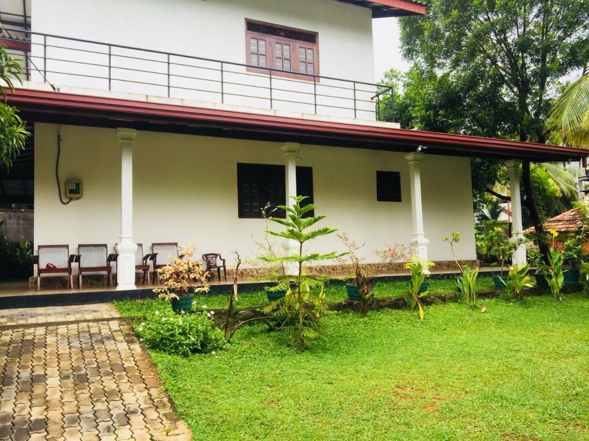 Dreams Villa Hikkaduwa Esterno foto