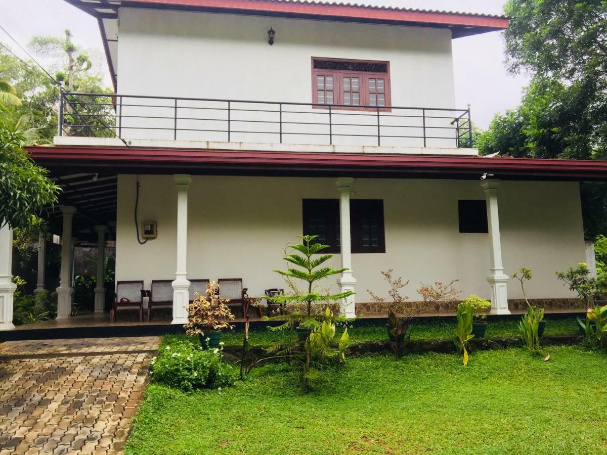 Dreams Villa Hikkaduwa Esterno foto