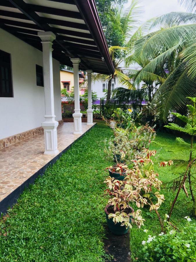 Dreams Villa Hikkaduwa Esterno foto