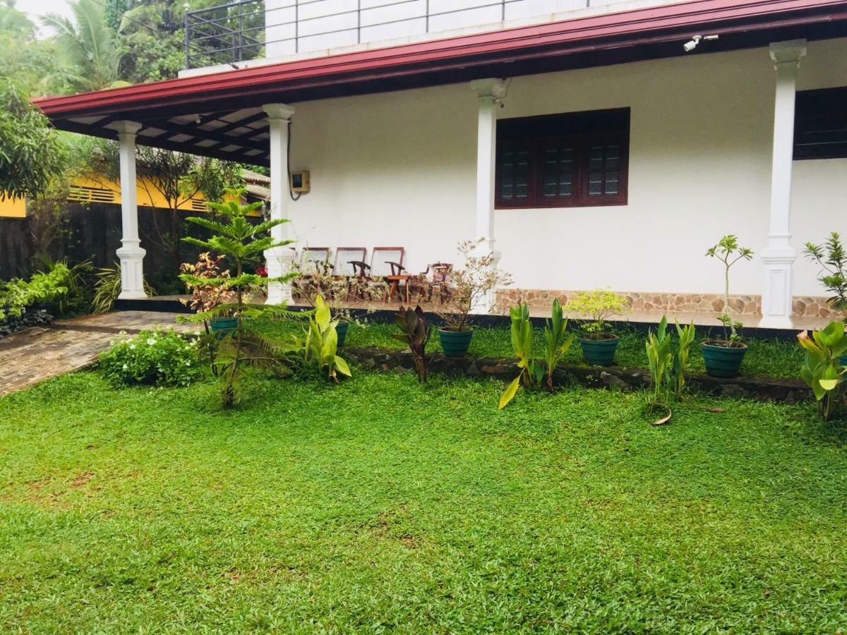 Dreams Villa Hikkaduwa Esterno foto